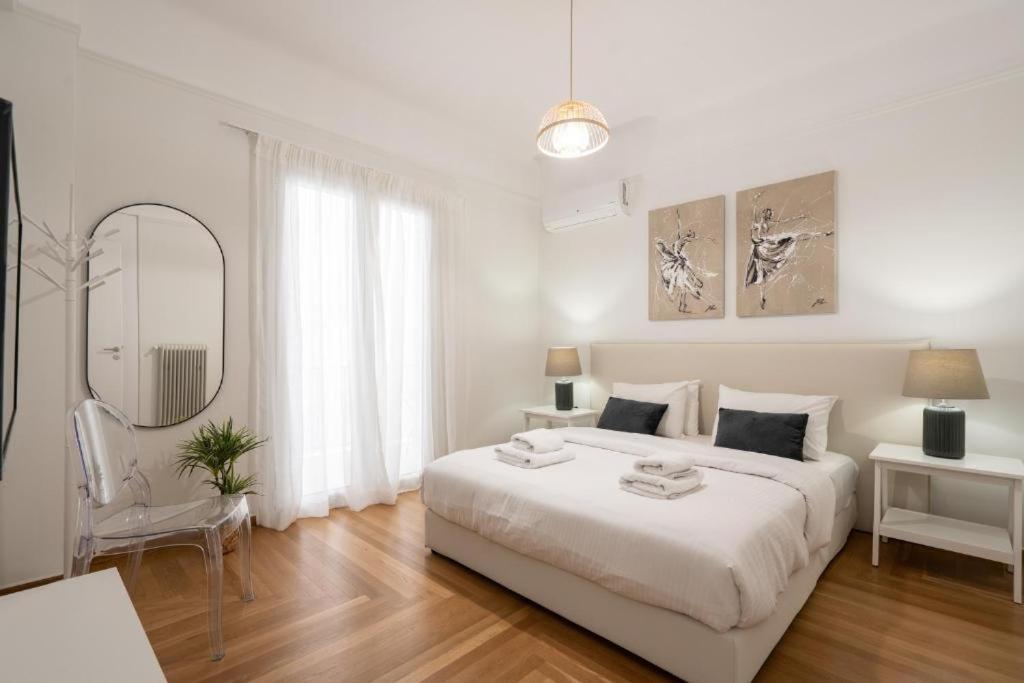 Vibrant Urban Getaway: Modern 1-Bedroom Near Bars, Parks, And Metro Афіни Екстер'єр фото